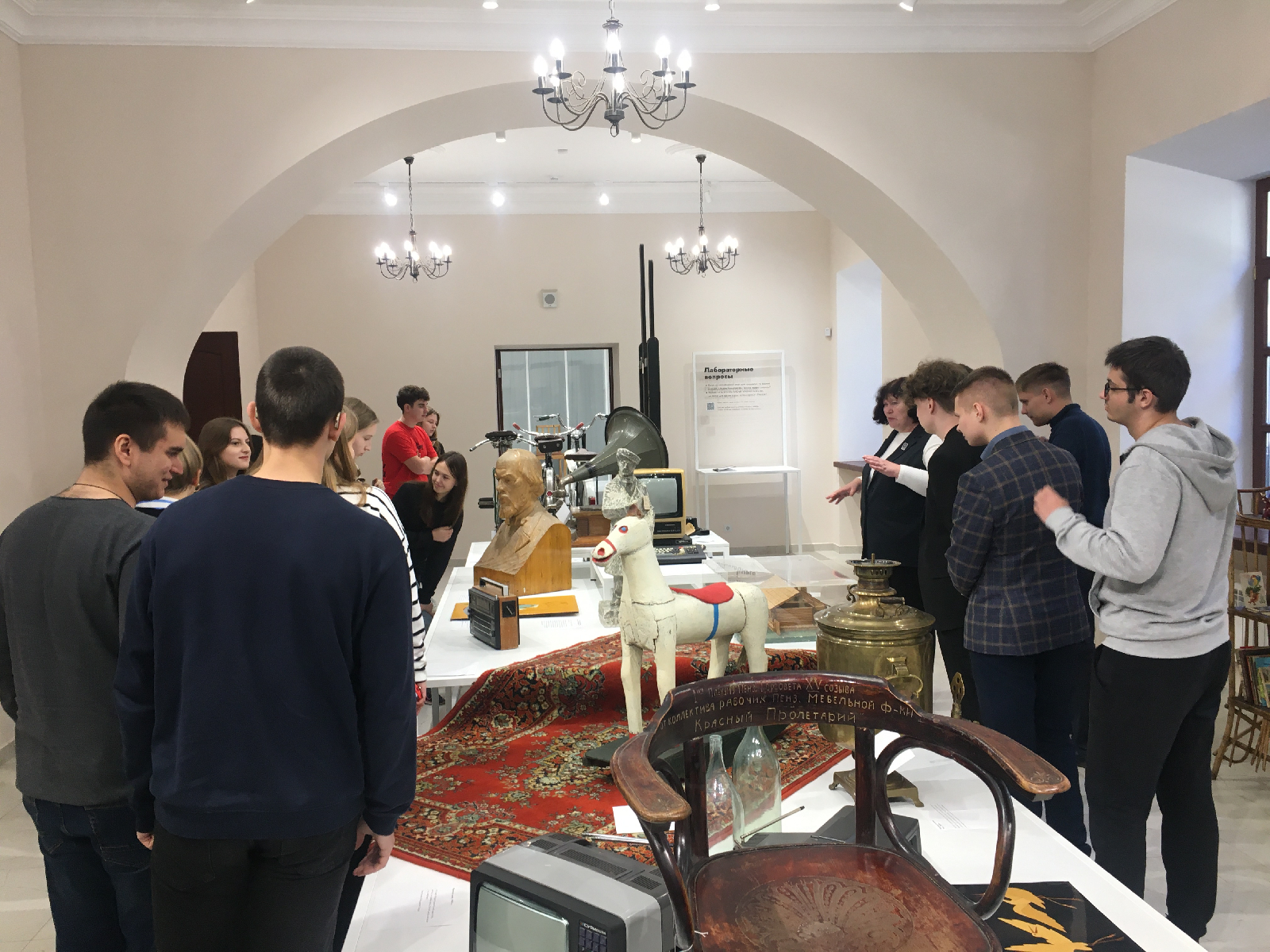 16 октября 2023 года группа 23ИПО1 (куратор – проф. каф. ВИиО В.И. Шувалов) участвовала в мероприятиях, связанных с открытием нового здания Пензенского краеведческого музея по адресу: г. Пенза, ул. Белинского, 8